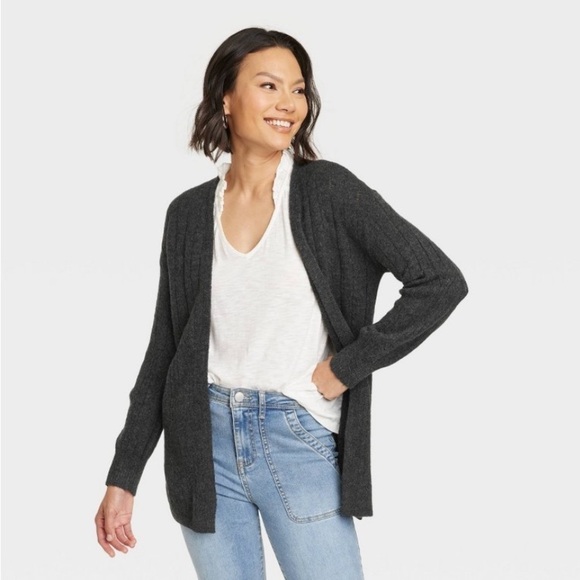Women's Cable Pointelle Cardigan - Knox
Roser Heather Gray - Picture 1 of 6